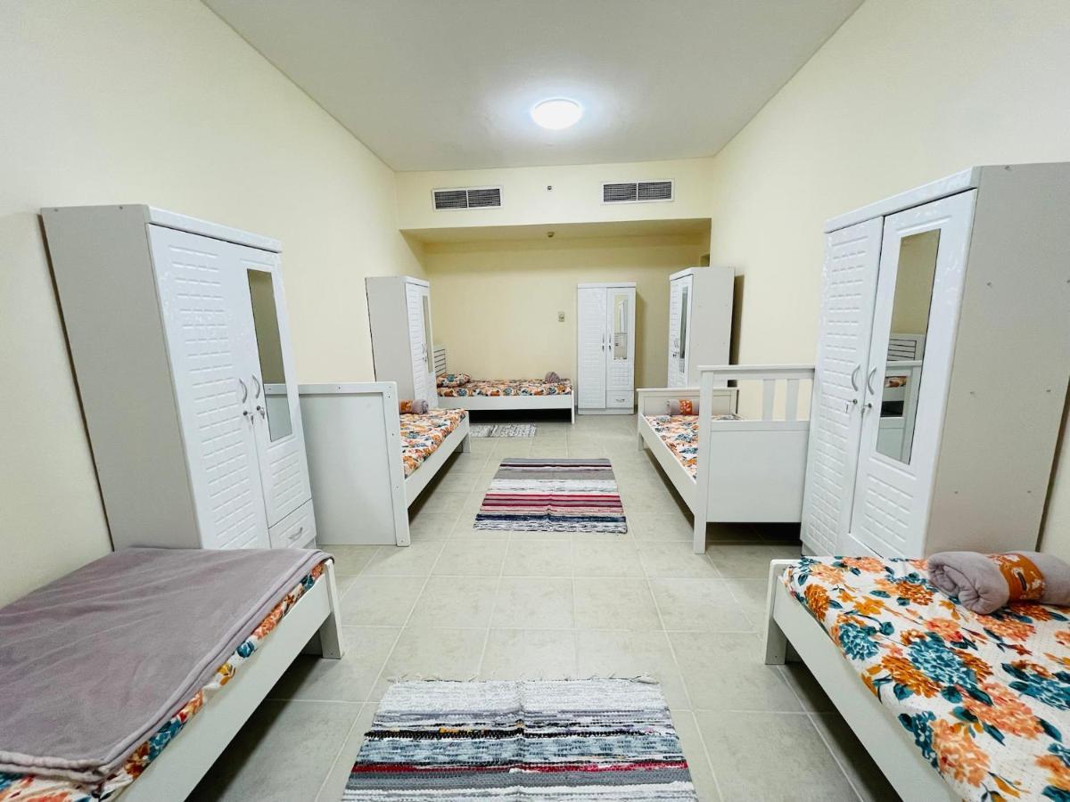 Dubai Hostel ภายนอก รูปภาพ